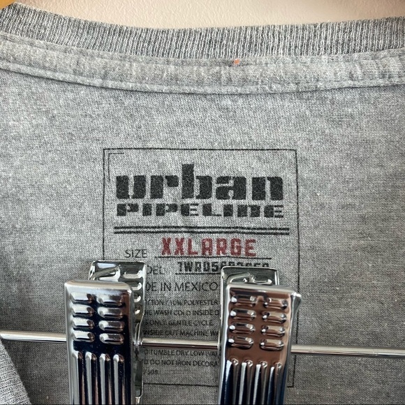 Gray "You Have the Right to Remain Impressed" Graphic Tee – Unisex XXL - Picture 4 of 5